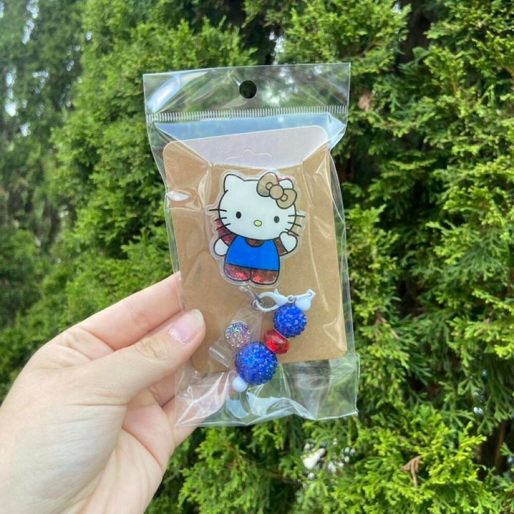 Hello Kitty Shaker Badge Reel